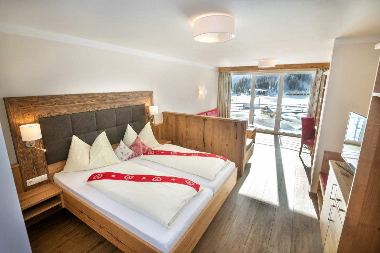 Hotel & Appartement Auerhahn Obertauern Bagian luar foto